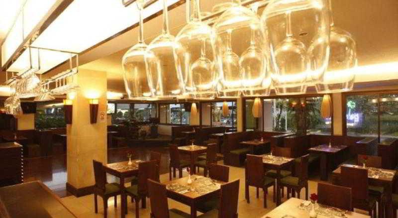 Royal Peninsula Hotel Chiangmai Csiangmaj Kültér fotó