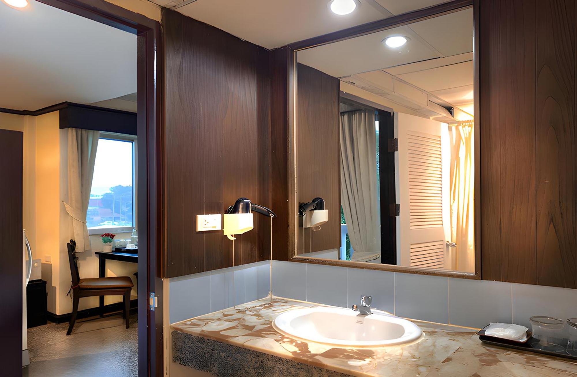 Royal Peninsula Hotel Chiangmai Csiangmaj Kültér fotó