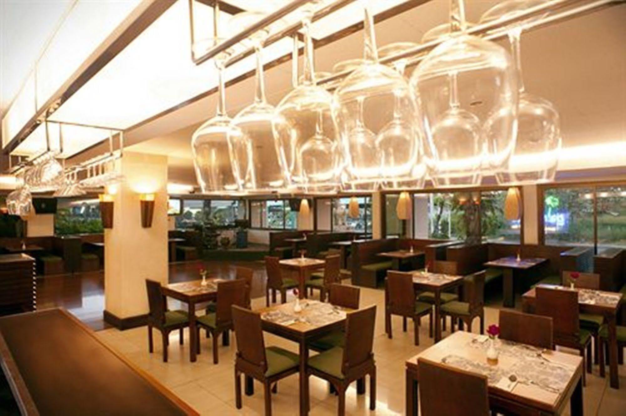 Royal Peninsula Hotel Chiangmai Csiangmaj Kültér fotó